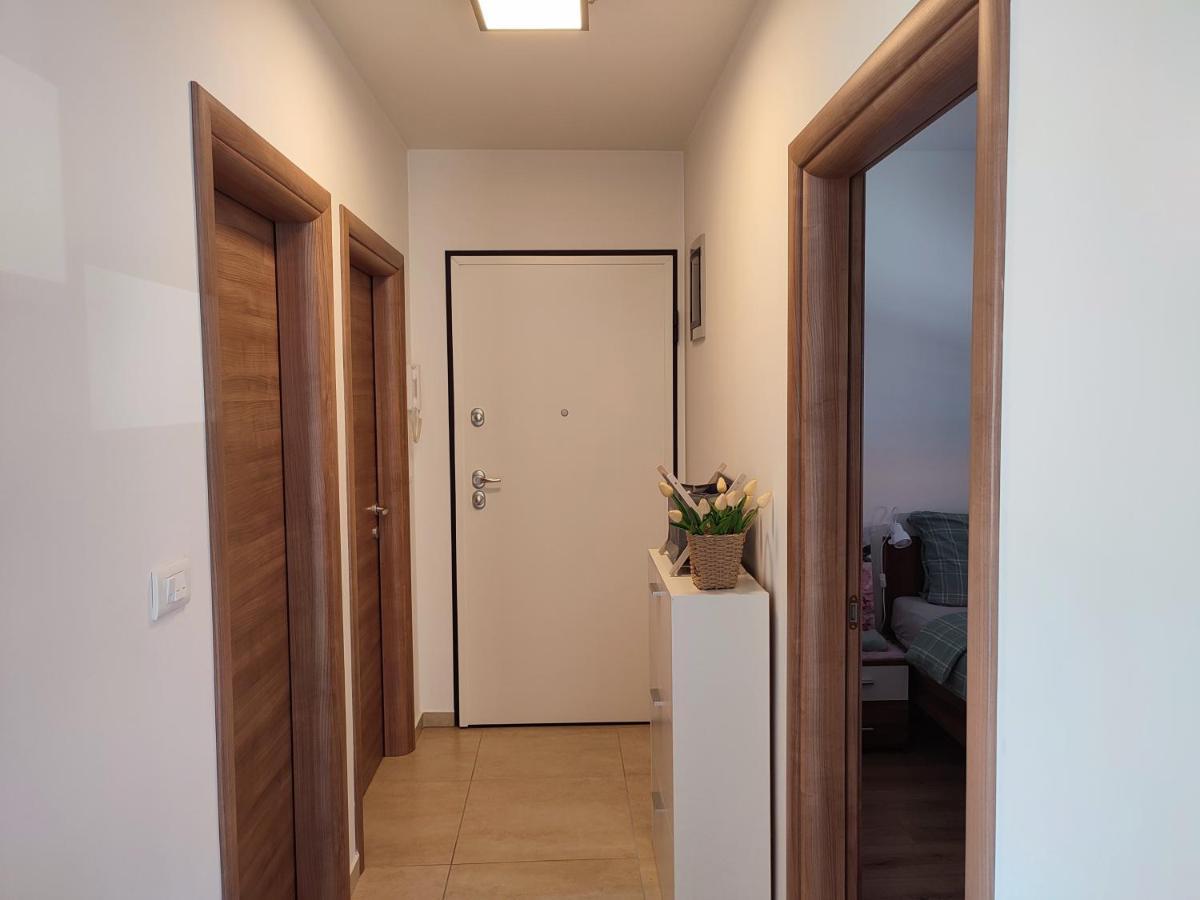 Nina Apartment Пула Екстериор снимка