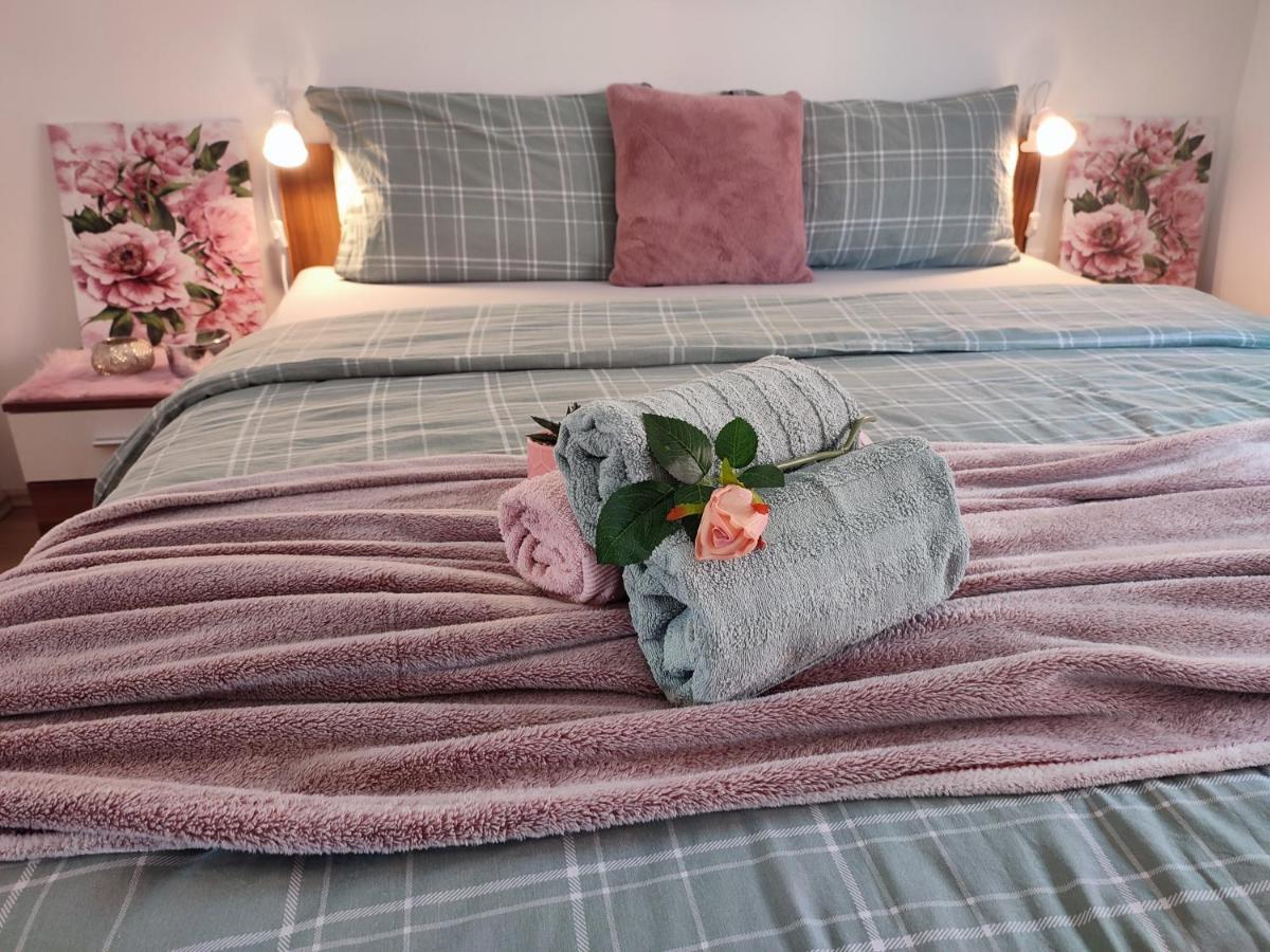 Nina Apartment Пула Екстериор снимка